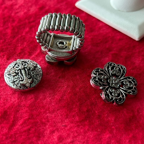 Stunning Set Of Snap On Ring Jewelry Set - Picture 3 of 6